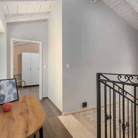 Rova By Kompas Vošteni