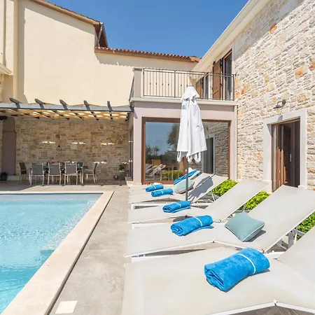 Rova By Kompas Vošteni